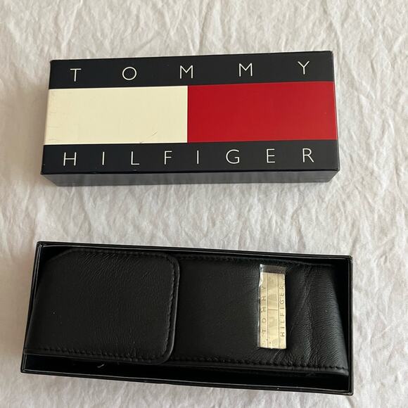 Vintage New Tommy Hilfiger Cell Phone Case Removable Wristlet Box Included - Picture 4 of 6